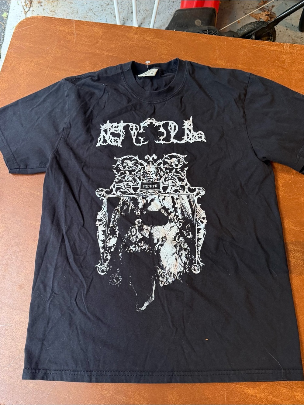 KNOLL mourn metal tee